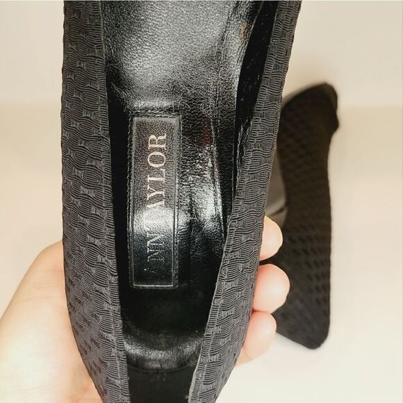 WOMENS Ann Taylor Made in Italy BLACK TEXTILE HEEL PUMPS - Picture 6 of 13